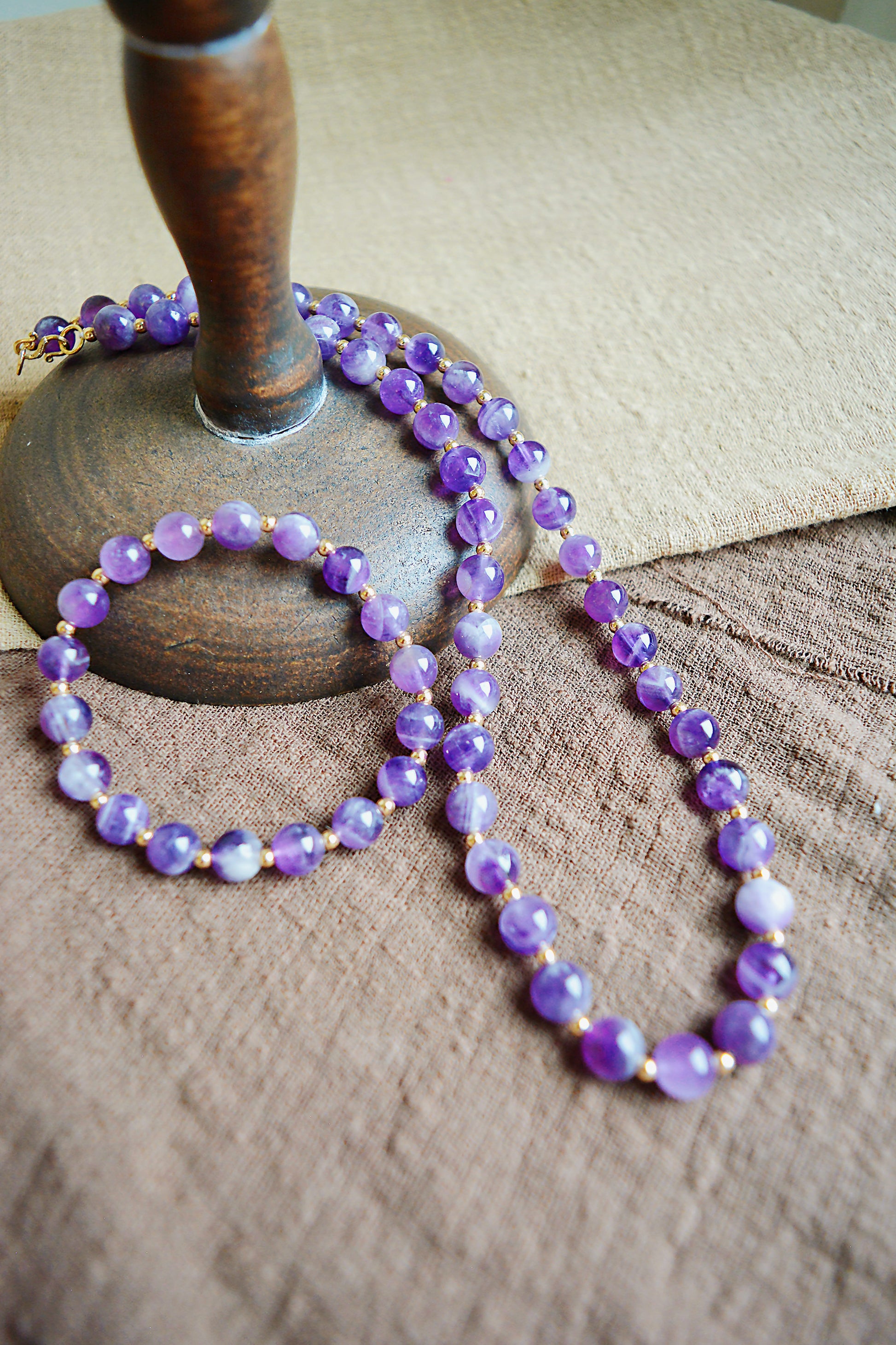 Eerie light shimmers|Amethyst Glow Set – 14k Gold Necklace & Bracelet