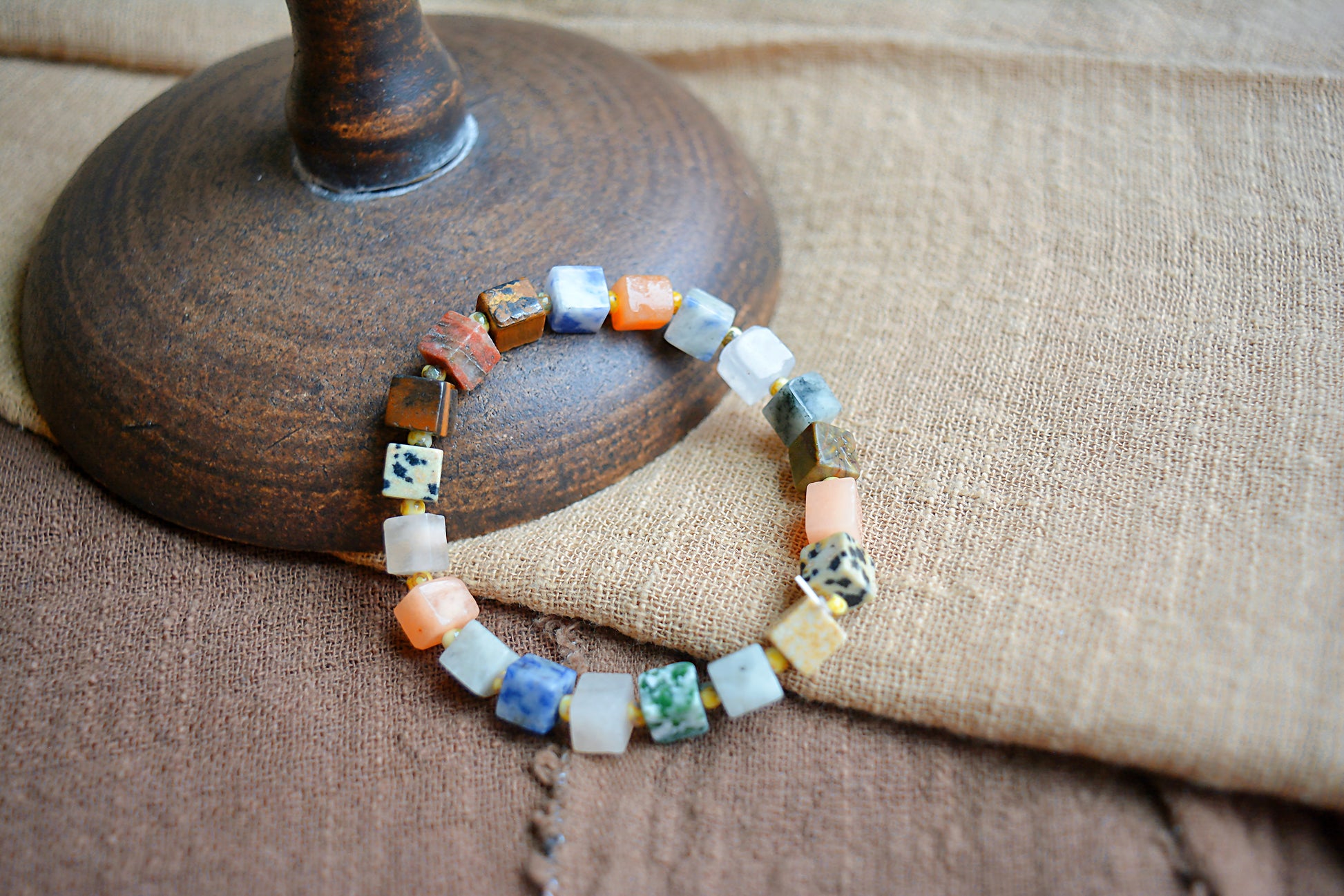 Radiance of Squares｜Crystal Agate Square Bead Bracelet